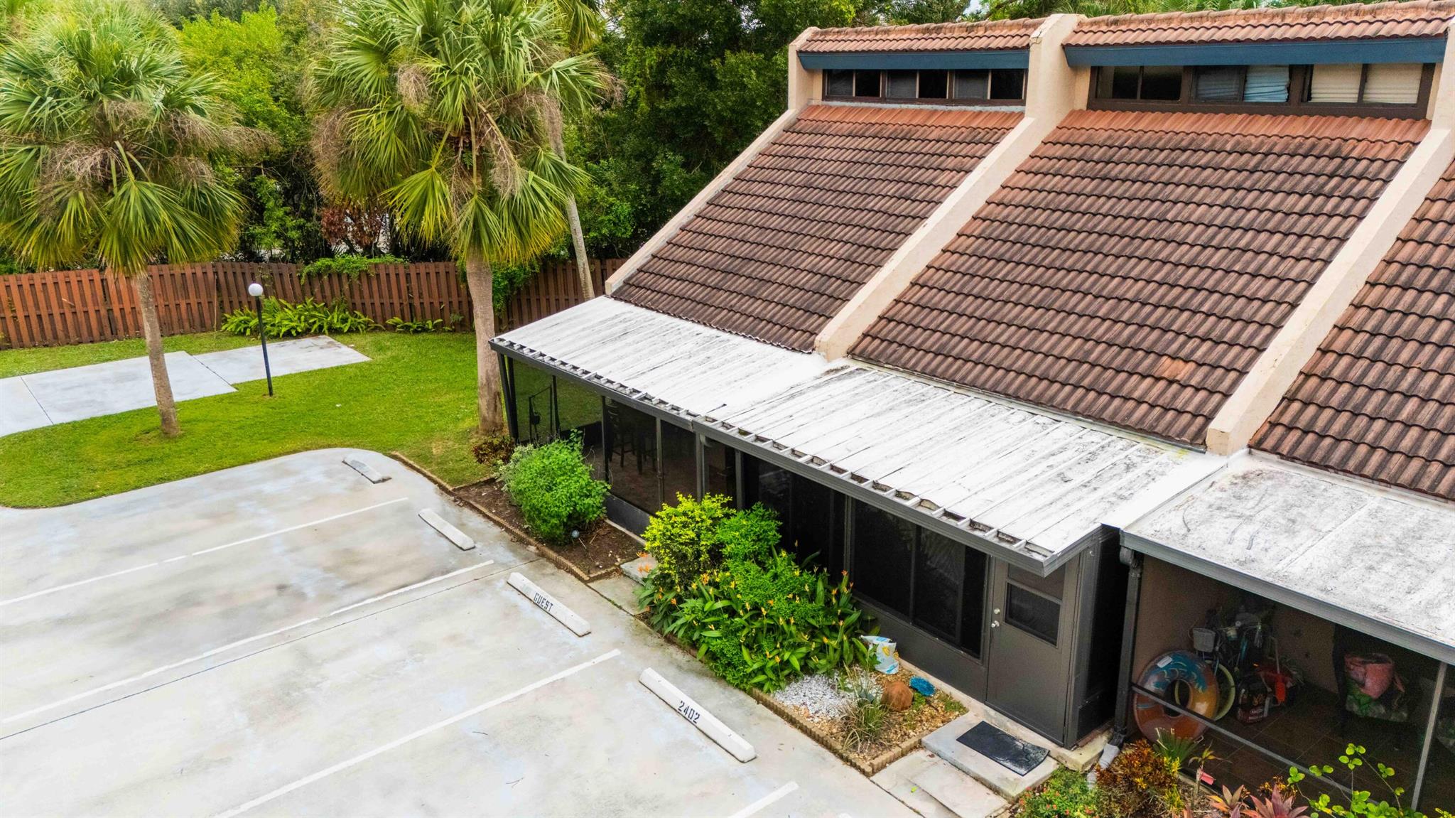 SEAGRASS CONDOMINIUM - Residential