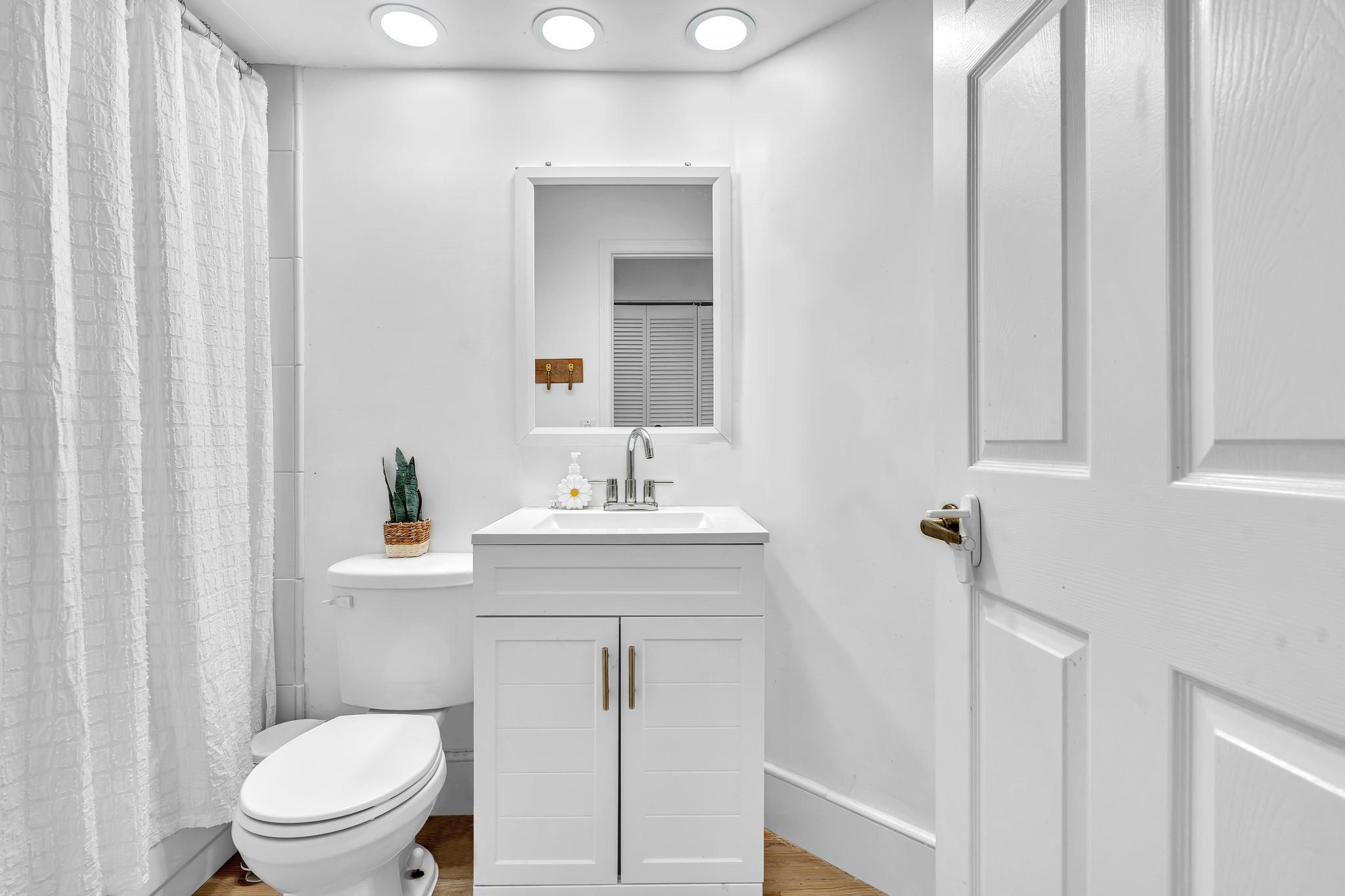 Central Park Lake 137-50 - Residential