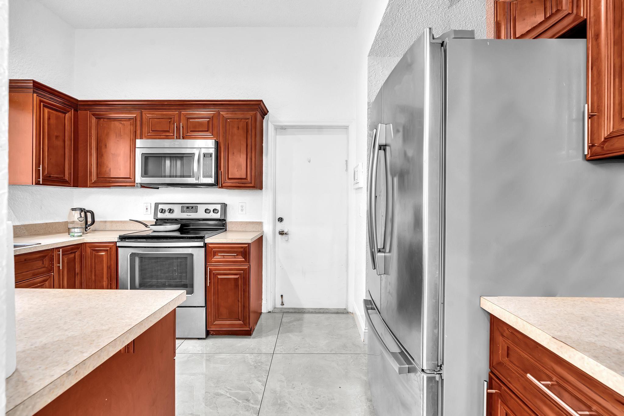Central Park Lake 137-50 - Residential