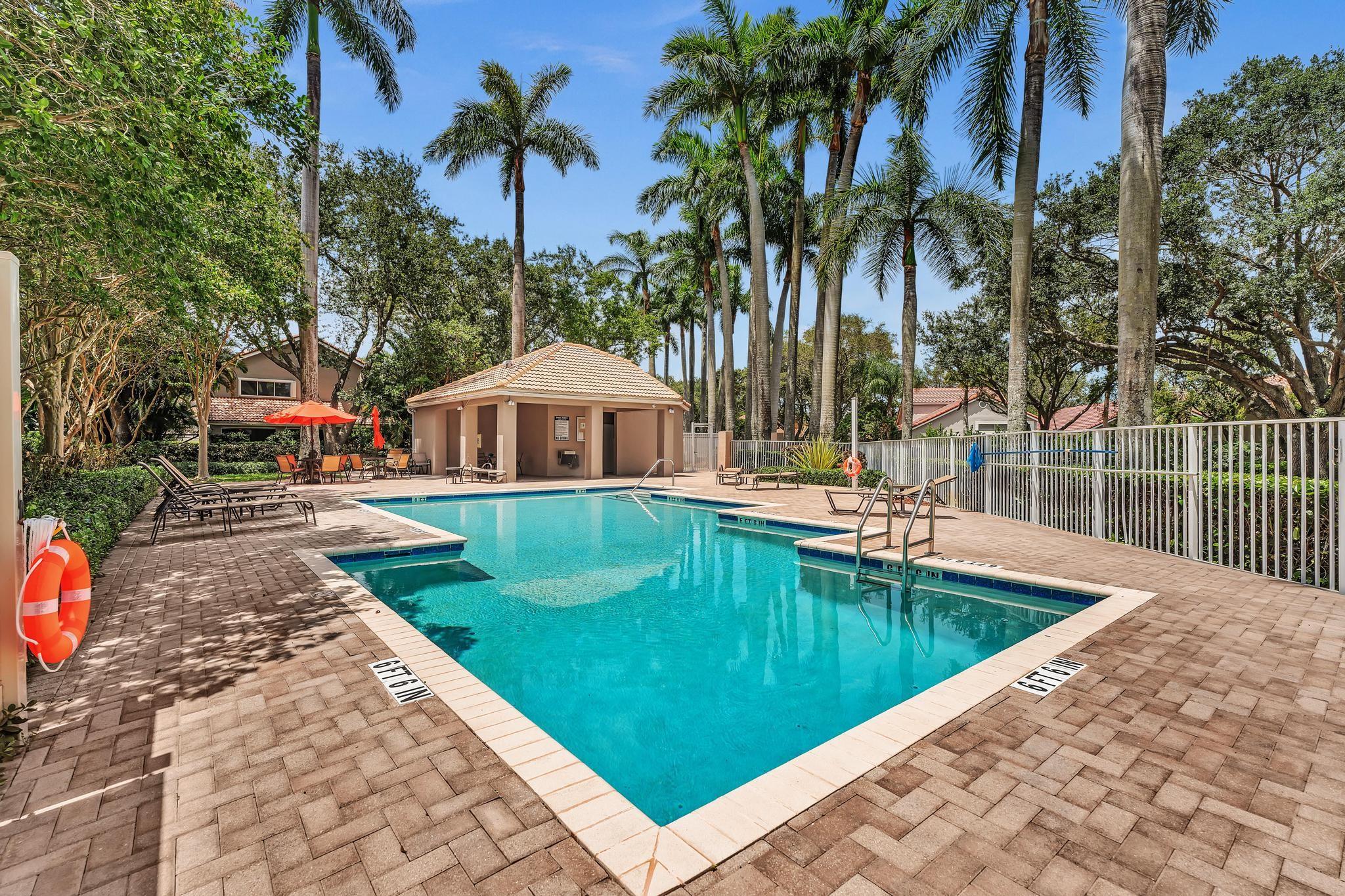Central Park Lake 137-50 - Residential
