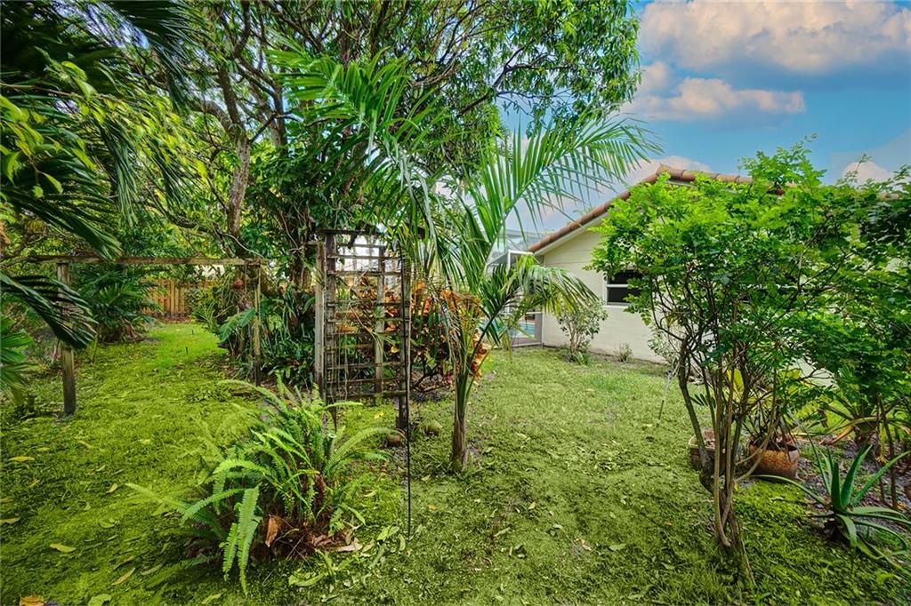 Coral Springs Lakes - Residential