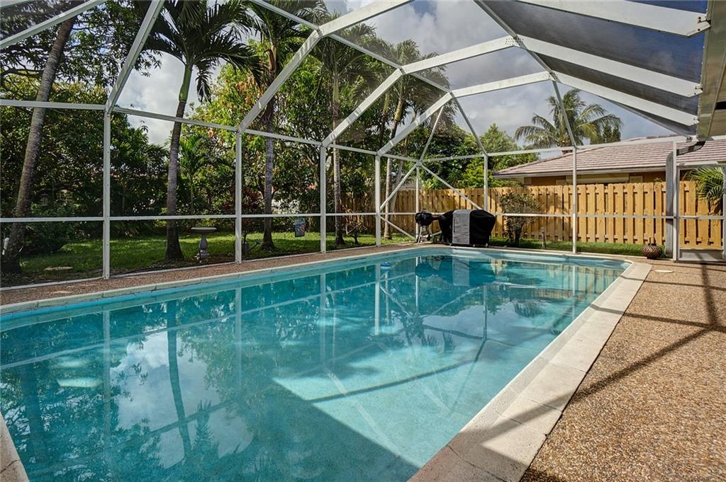 Coral Springs Lakes - Residential