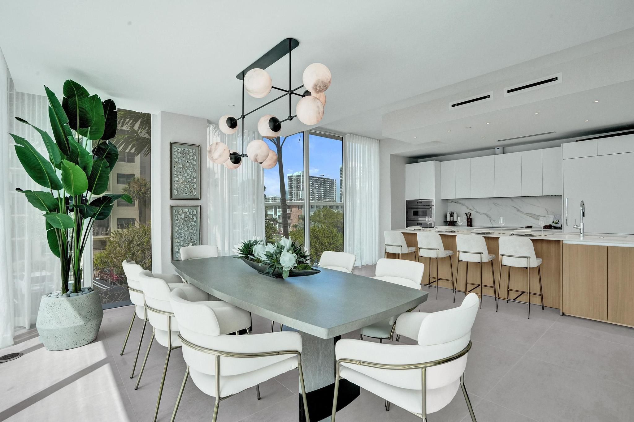 Entourage in the Sun - Residential