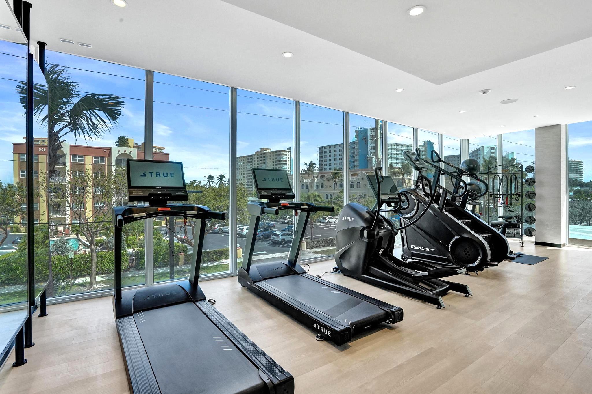 Entourage in the Sun - Residential