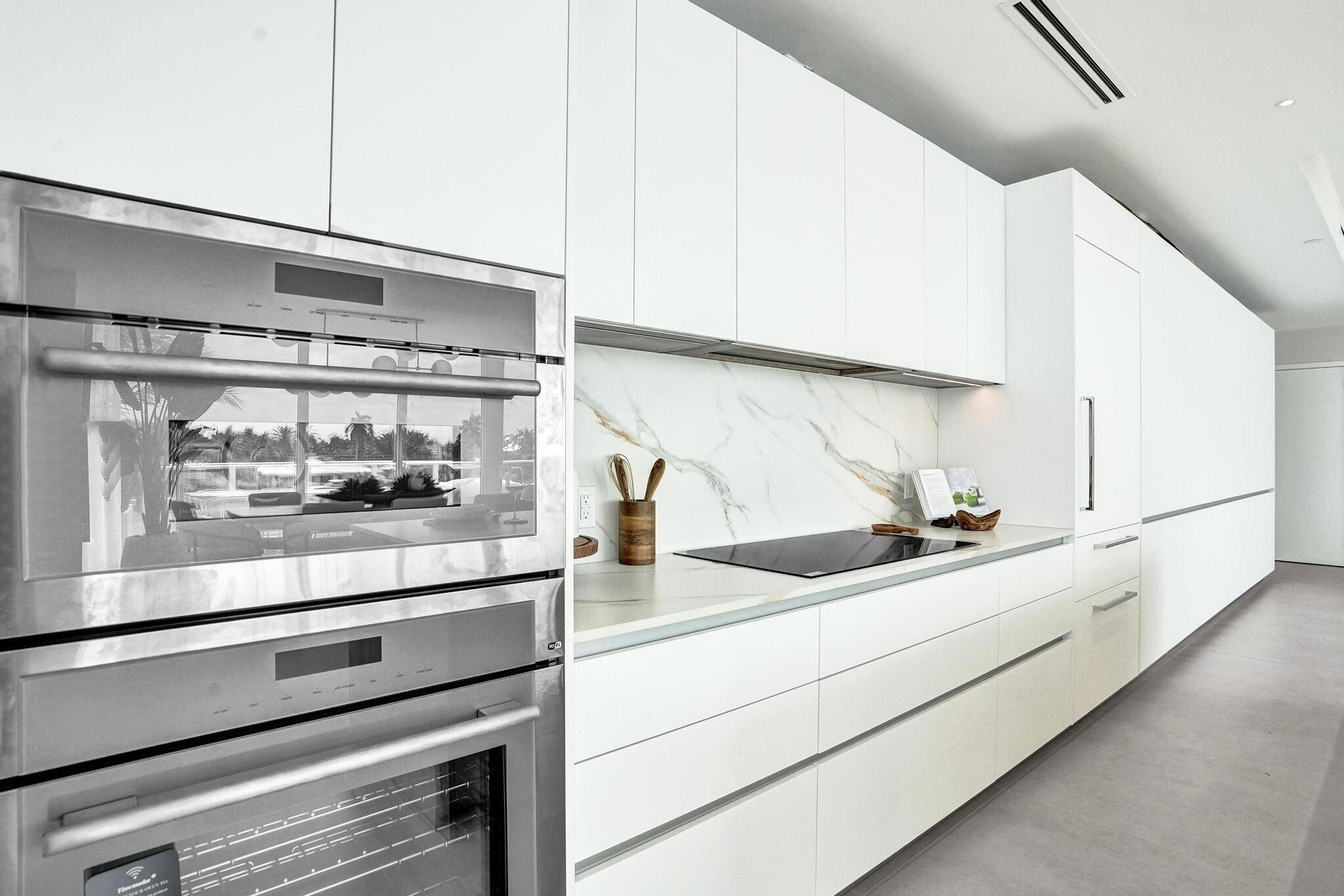 Entourage in the Sun - Residential