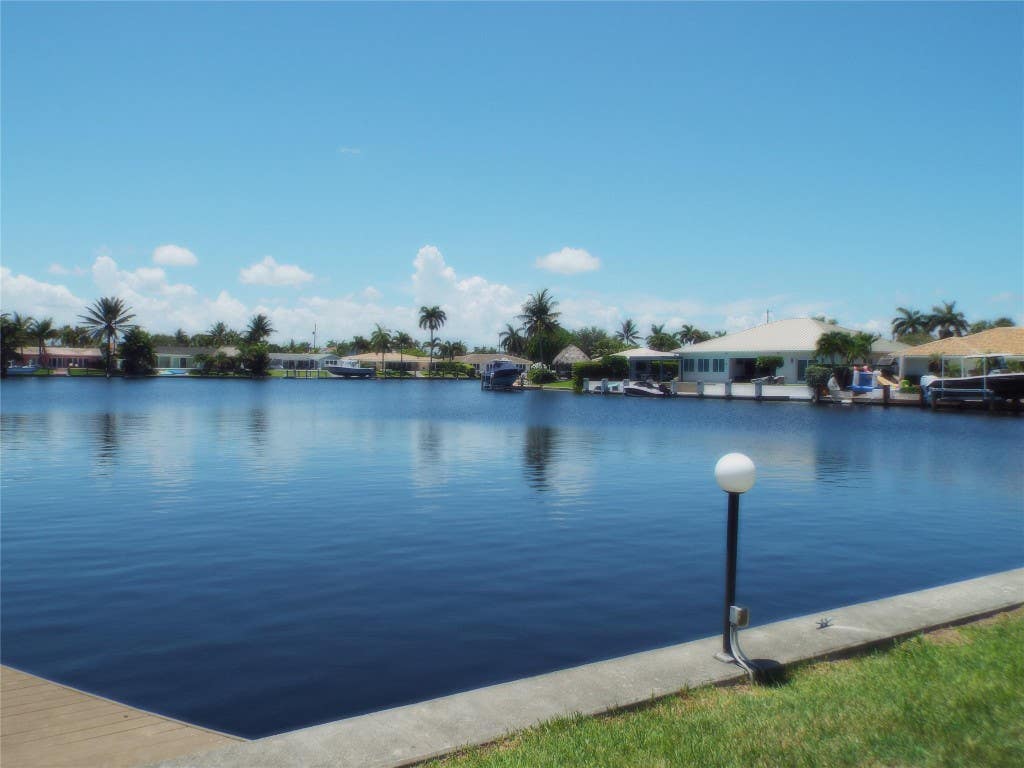 Photo of 1371 SE 9th Avenue #4, Pompano Beach, FL 33060 (MLS # F10445313)