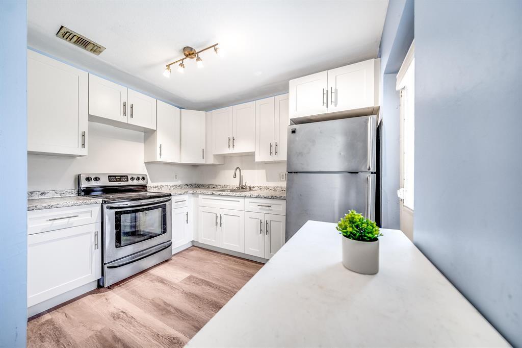 Fantastic investment opportunity with a long term tenant in place generating 9.5% CAP. This updated 2 bedroom 1 bath unit located close to Florida Atlantic University, businesses and shopping; and only 10 min drive to the Beach. Low maintenance Boutique building with only 29 units allows to rent right away. 1 assigned parking space plus guest parking available. Showings will be on Monday August 18th from 12 to 1 pm. Please submit your showing request so we can make sure you gain access. Call Listing Agent with any questions.