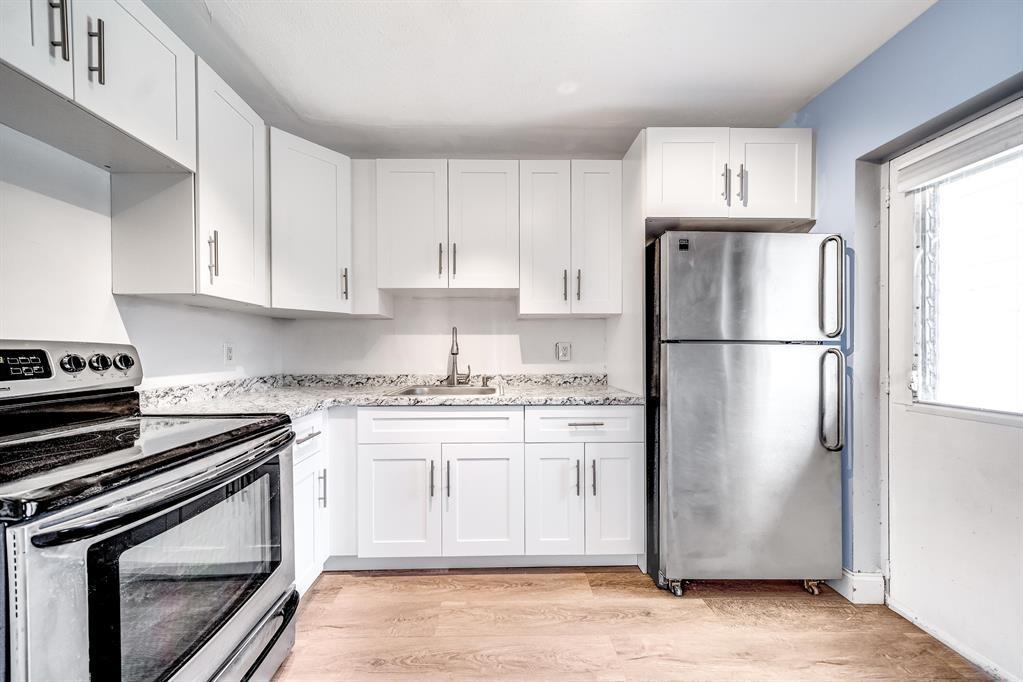 260 NW 19th St 28