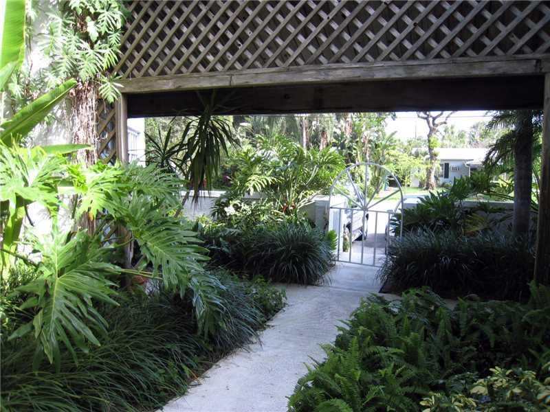 RIO VISTA TOWNHOMES CONDO - Residential Lease