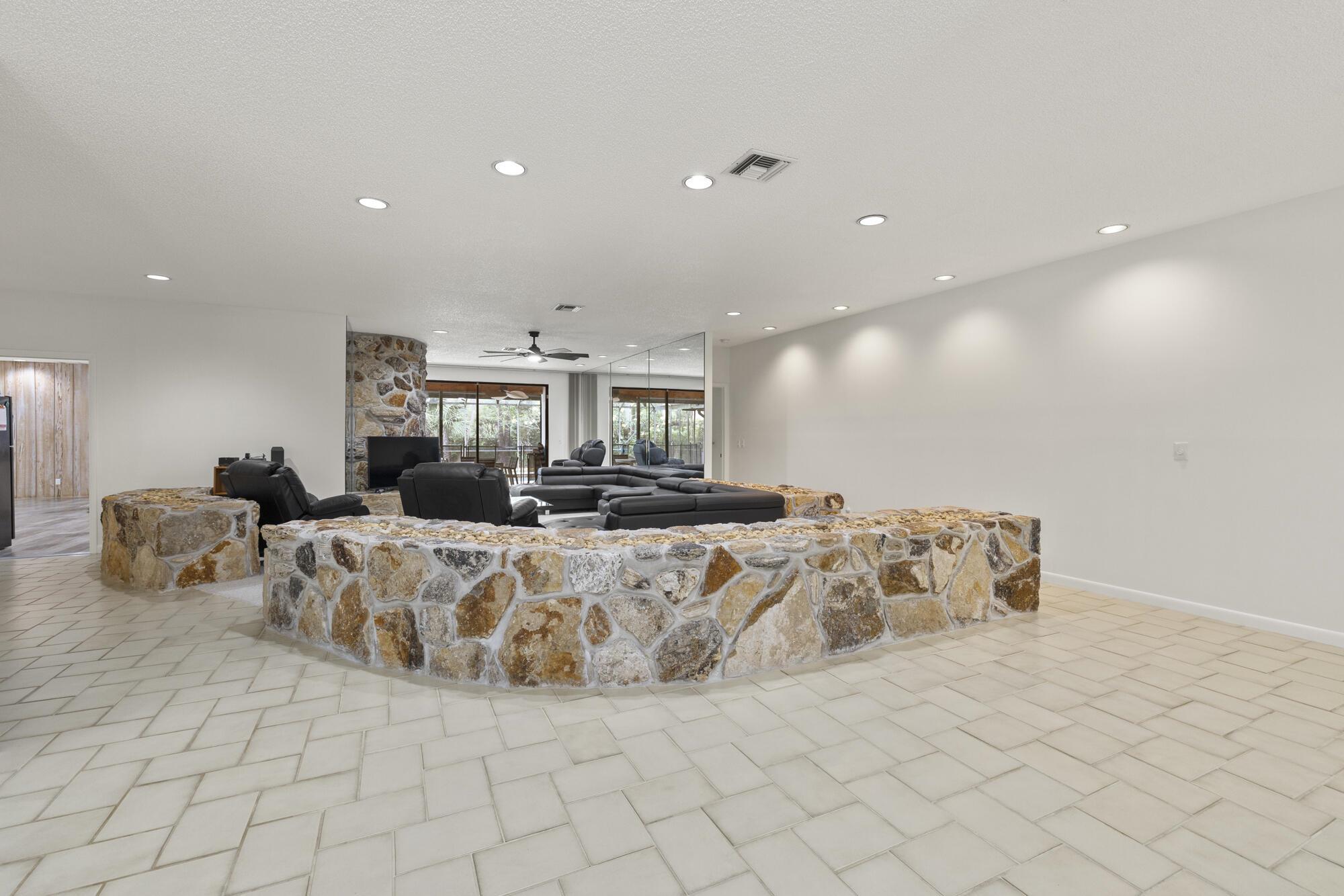 8785 Thousand Pines Circle