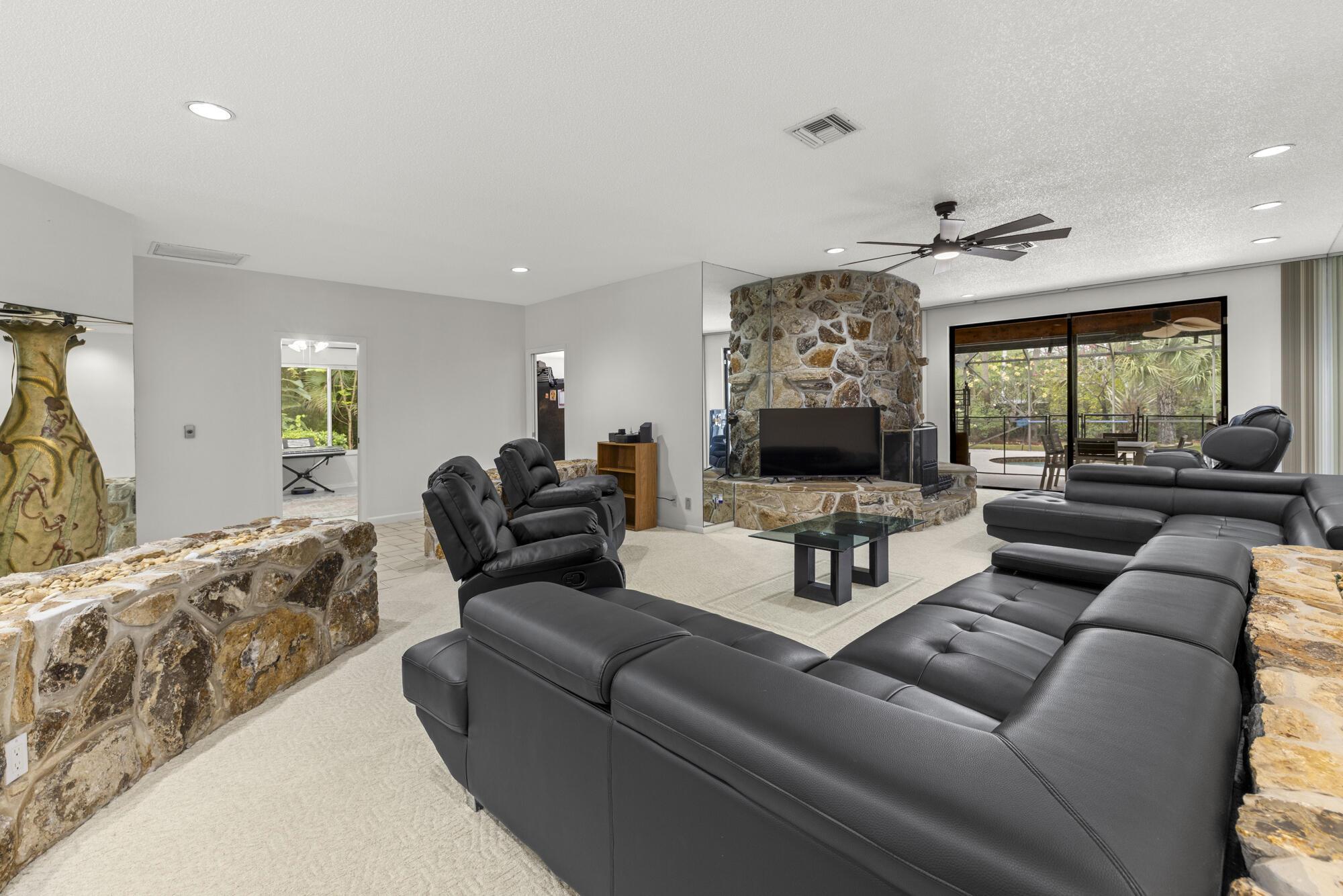 8785 Thousand Pines Circle