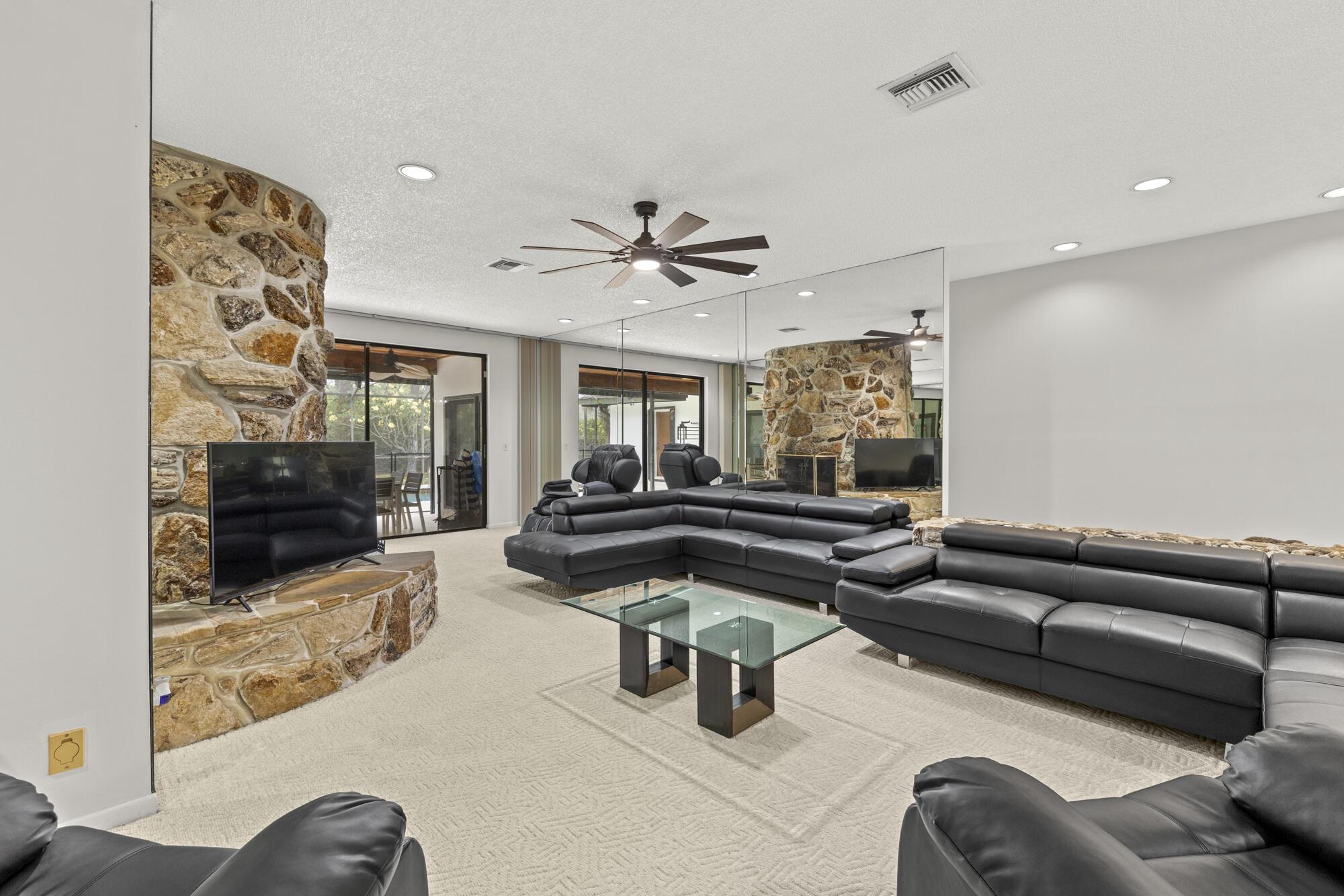 8785 Thousand Pines Circle
