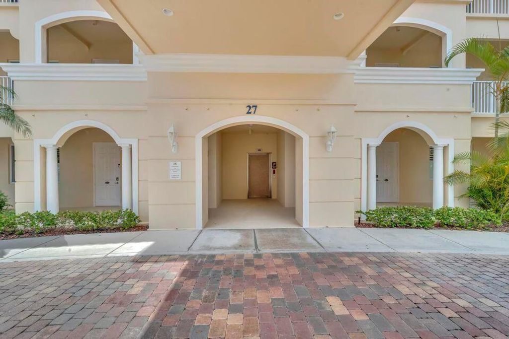 Photo of 27 Harbour Isle Drive W #106, Fort Pierce, FL 34949 (MLS # R11124291)