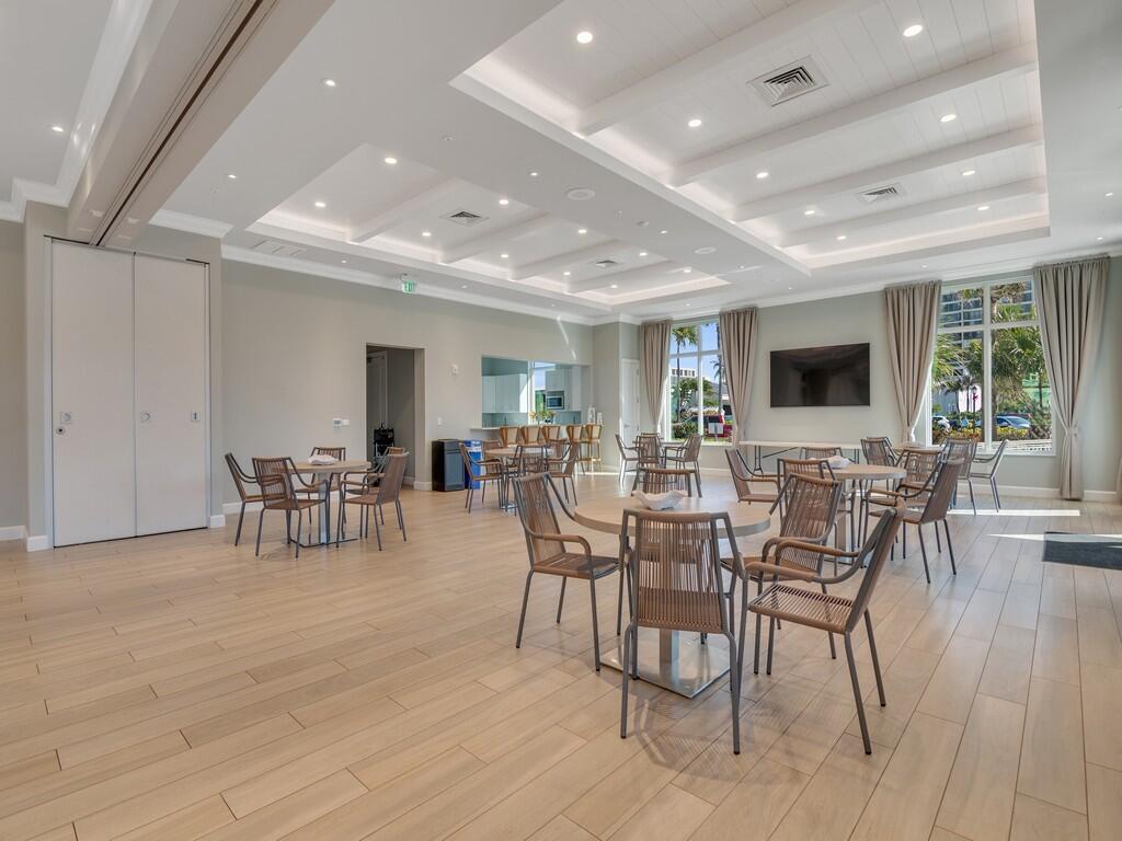 CATAMARAN L CONDOMINIUM - Residential