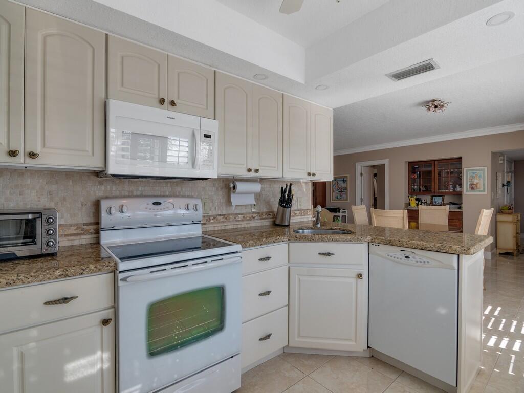 CATAMARAN L CONDOMINIUM - Residential