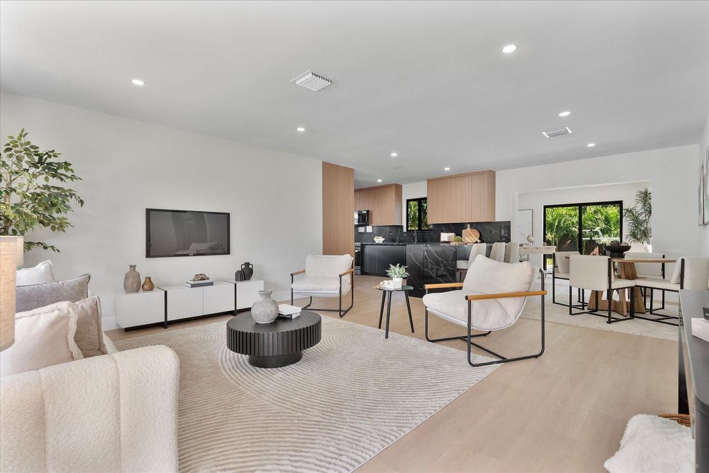 Photo of 4330 NE 20th Avenue, Fort Lauderdale, FL 33308 (MLS # F10537331)