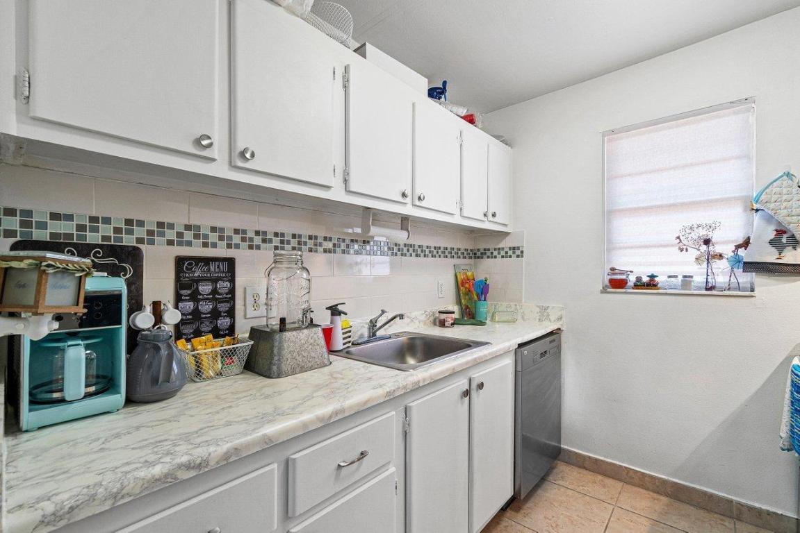 BOCA TOWNE CENTRE CONDO - Residential Lease