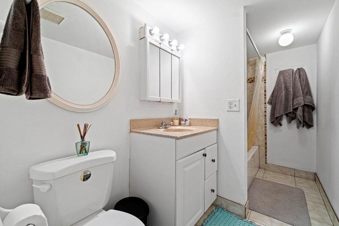 BOCA TOWNE CENTRE CONDO - Residential Lease