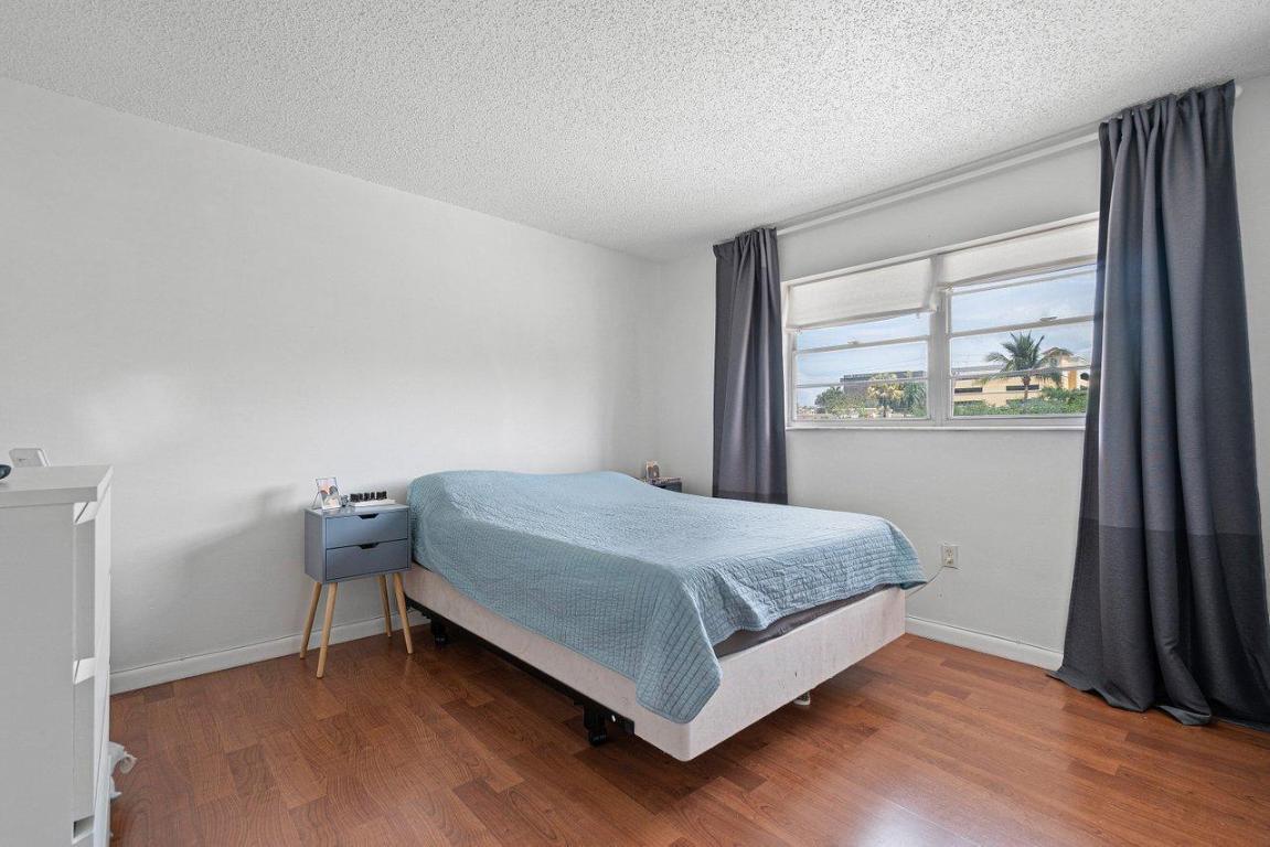 BOCA TOWNE CENTRE CONDO - Residential Lease