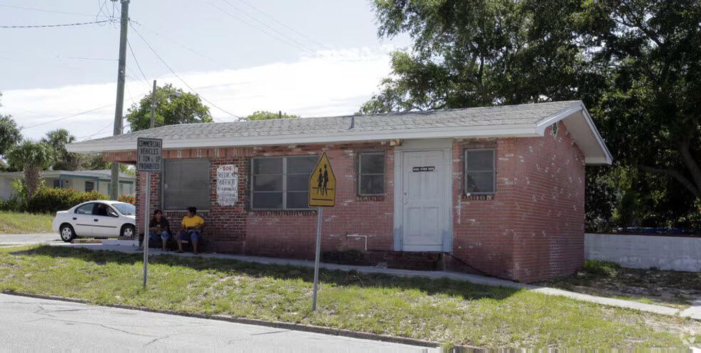 Photo of 506 N 7th ST N, Fort Pierce, FL (MLS # B26043527)