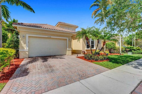 Featured picture for the property R10746505