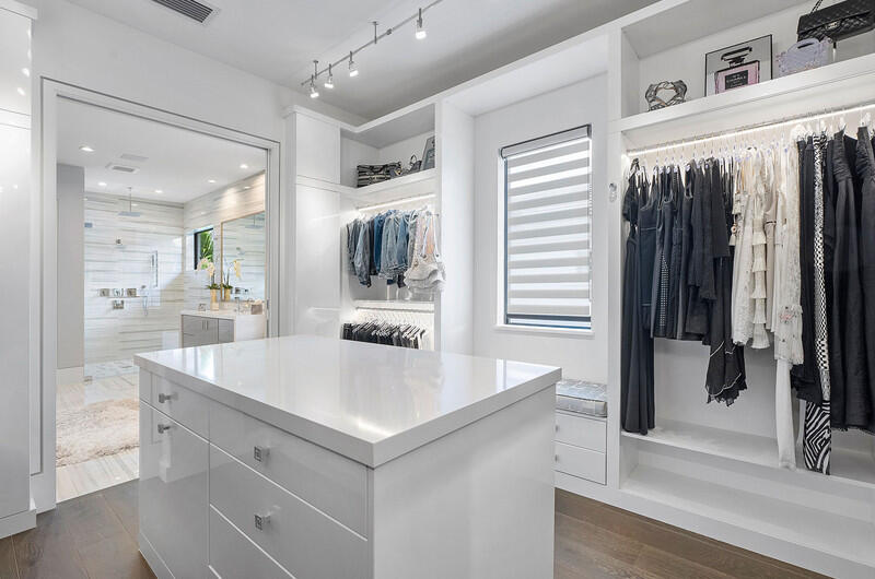 ROYAL PALM YACHT & COUNTRY CLUB - Residential