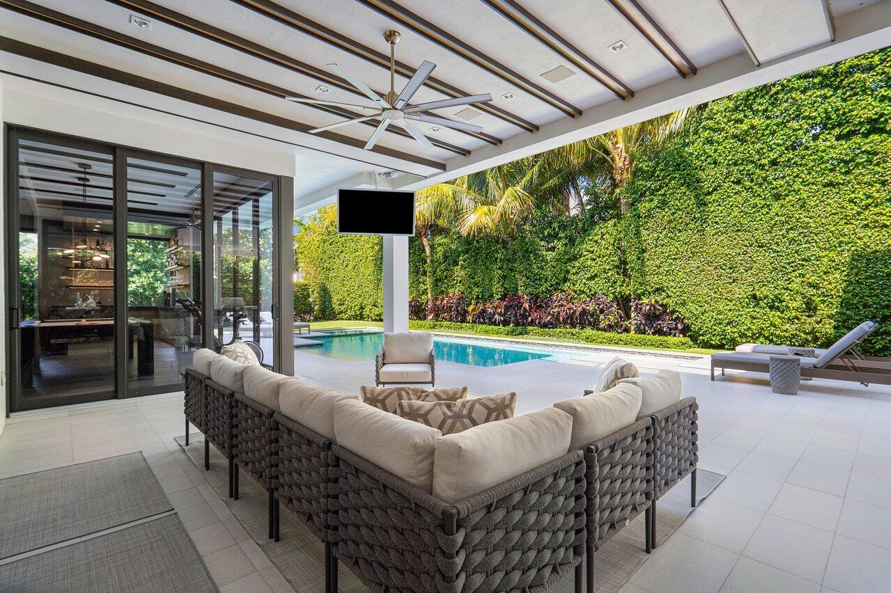 ROYAL PALM YACHT & COUNTRY CLUB - Residential