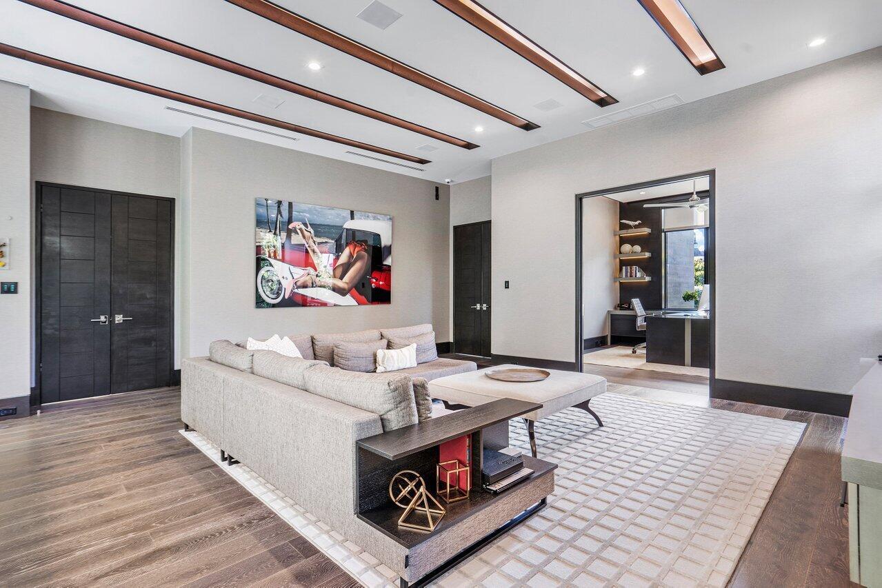 ROYAL PALM YACHT & COUNTR - Residential