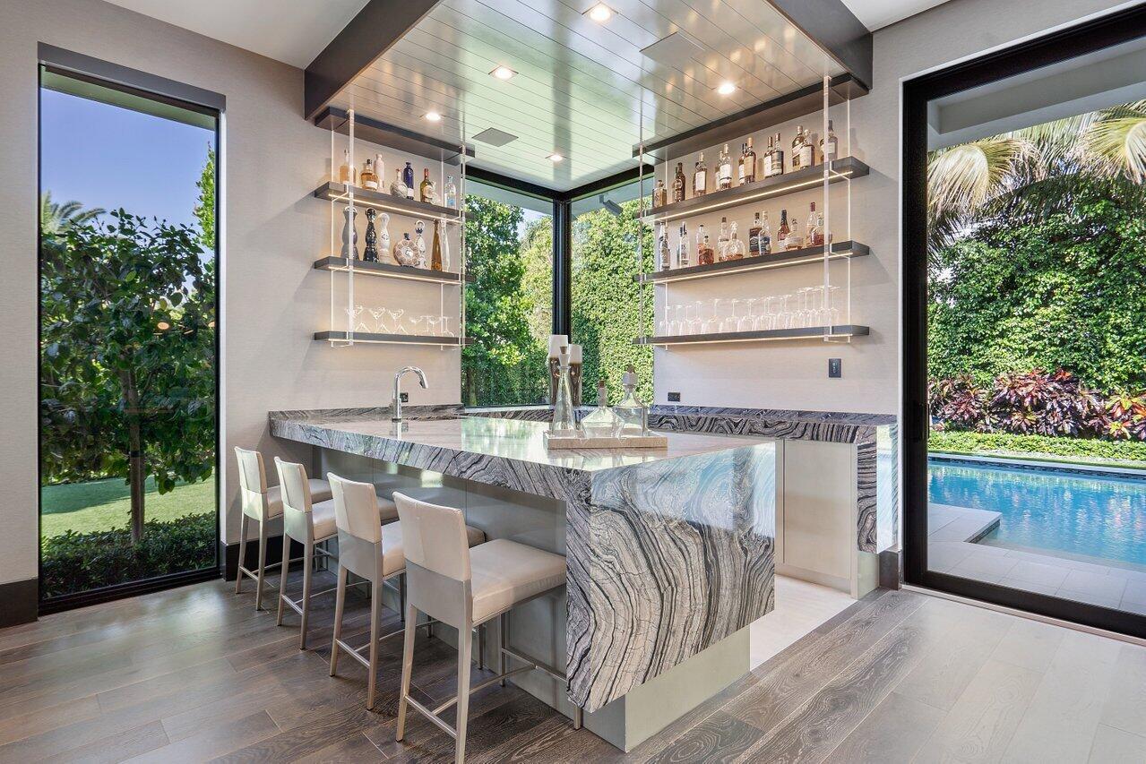 ROYAL PALM YACHT & COUNTRY CLUB - Residential