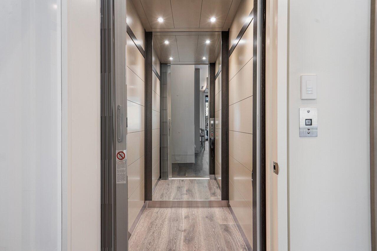 ROYAL PALM YACHT & COUNTR - Residential