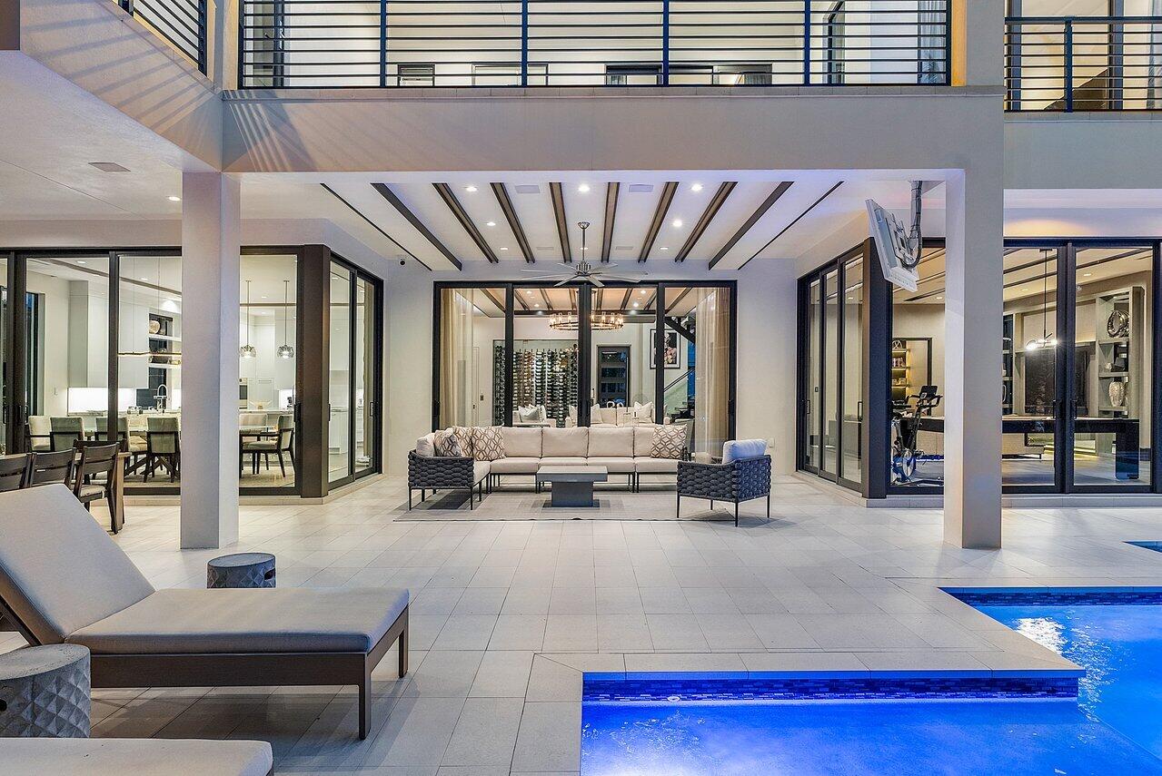 ROYAL PALM YACHT & COUNTRY CLUB - Residential