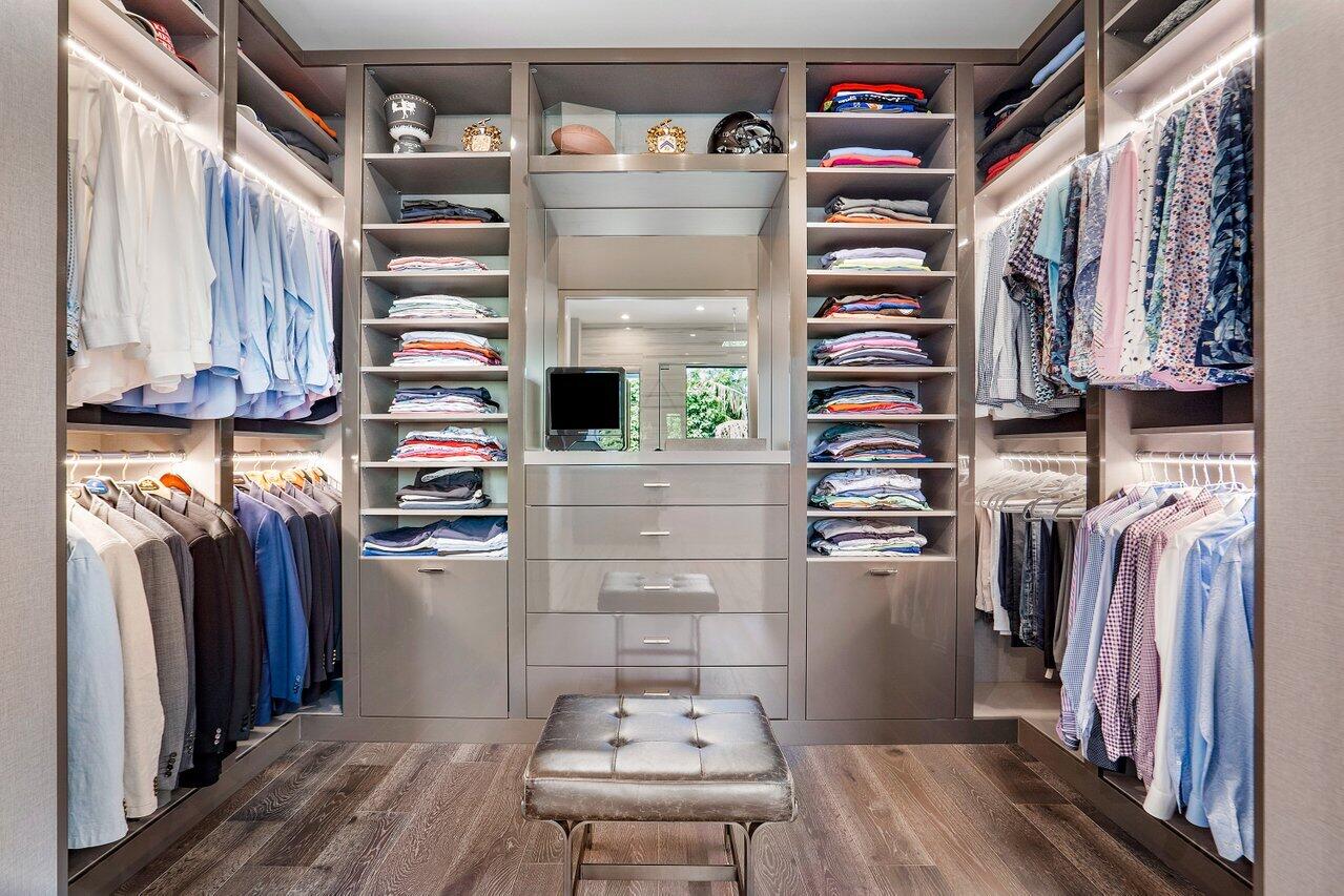 ROYAL PALM YACHT & COUNTRY CLUB - Residential