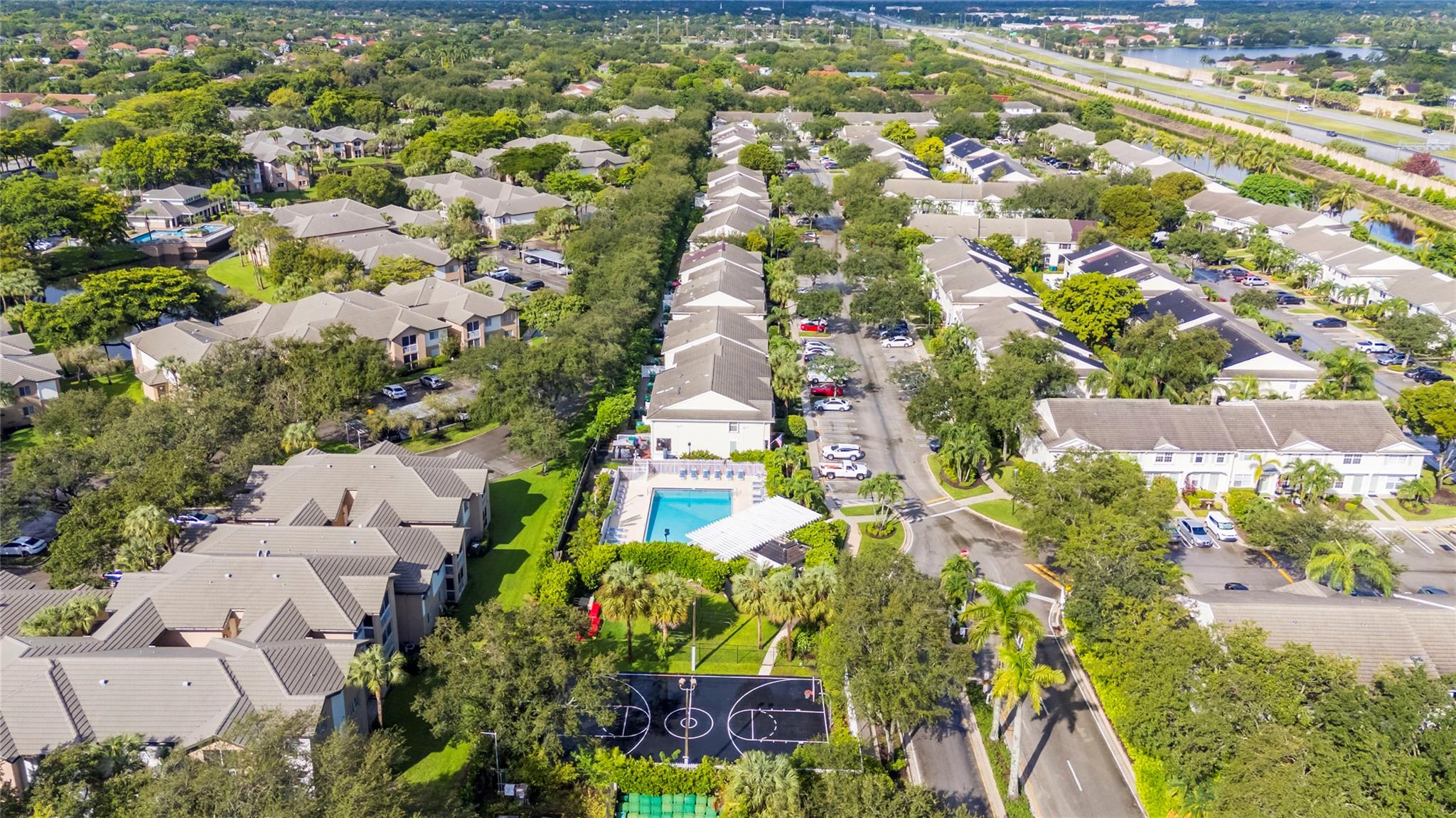 Coral Reef Club - Residential Lease