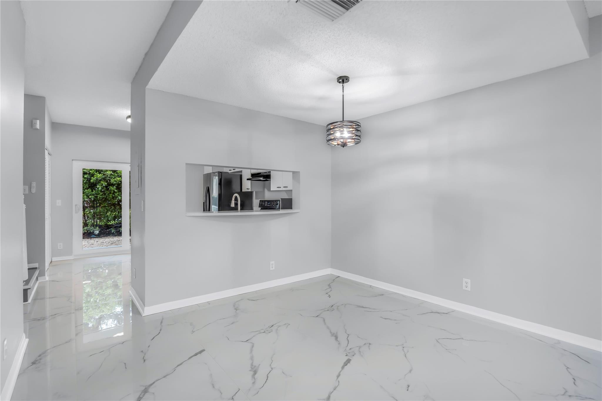 Coral Reef Club - Residential Lease