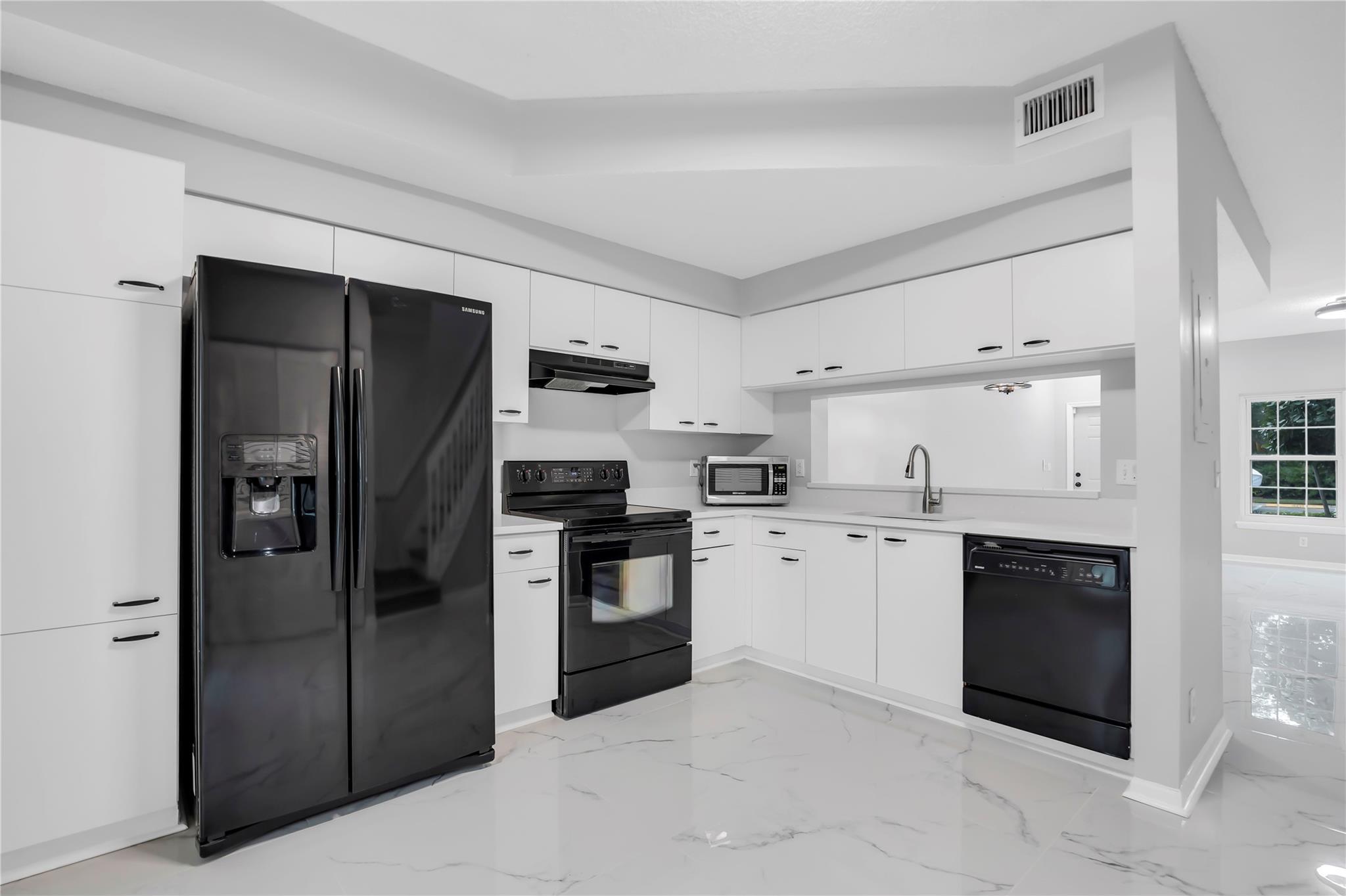 Coral Reef Club - Residential Lease