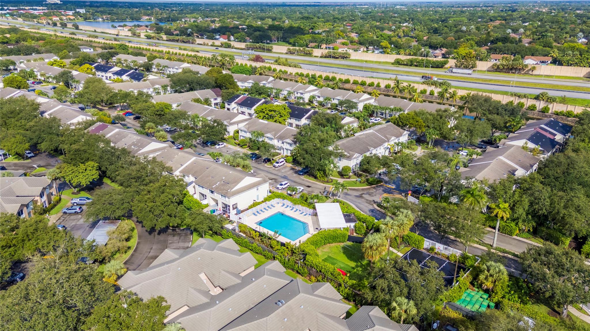 Coral Reef Club - Residential Lease