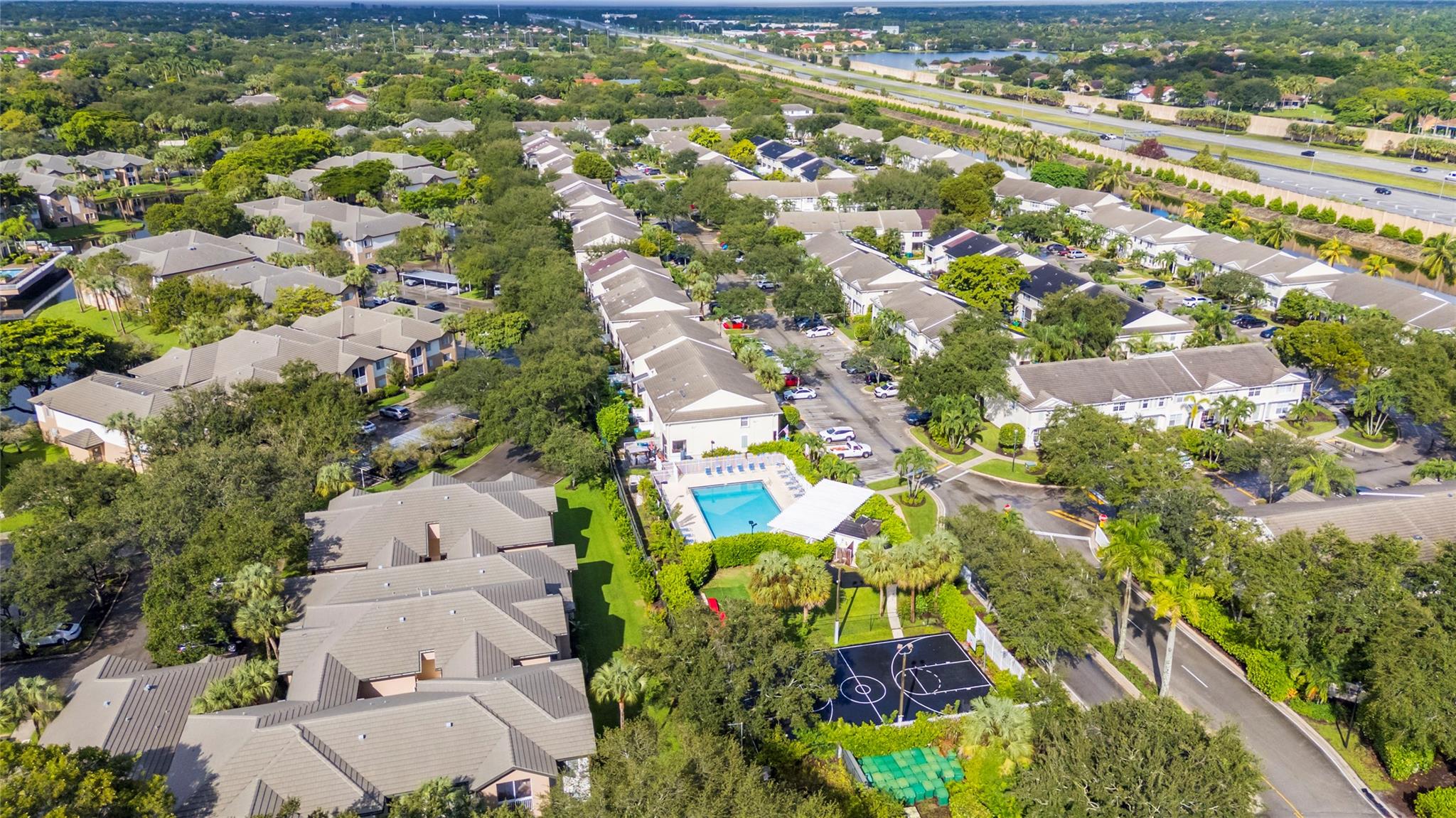 Coral Reef Club - Residential Lease