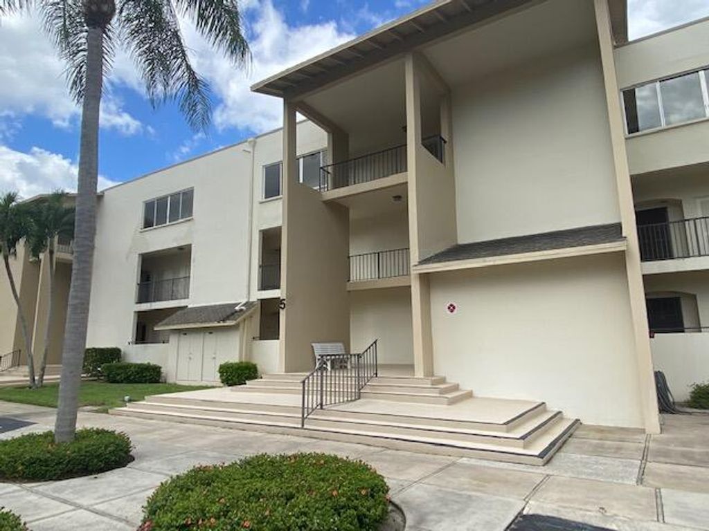 Photo of 11811 Avenue Of The Pga #5-1c, Palm Beach Gardens, FL 33418 (MLS # R10753414)