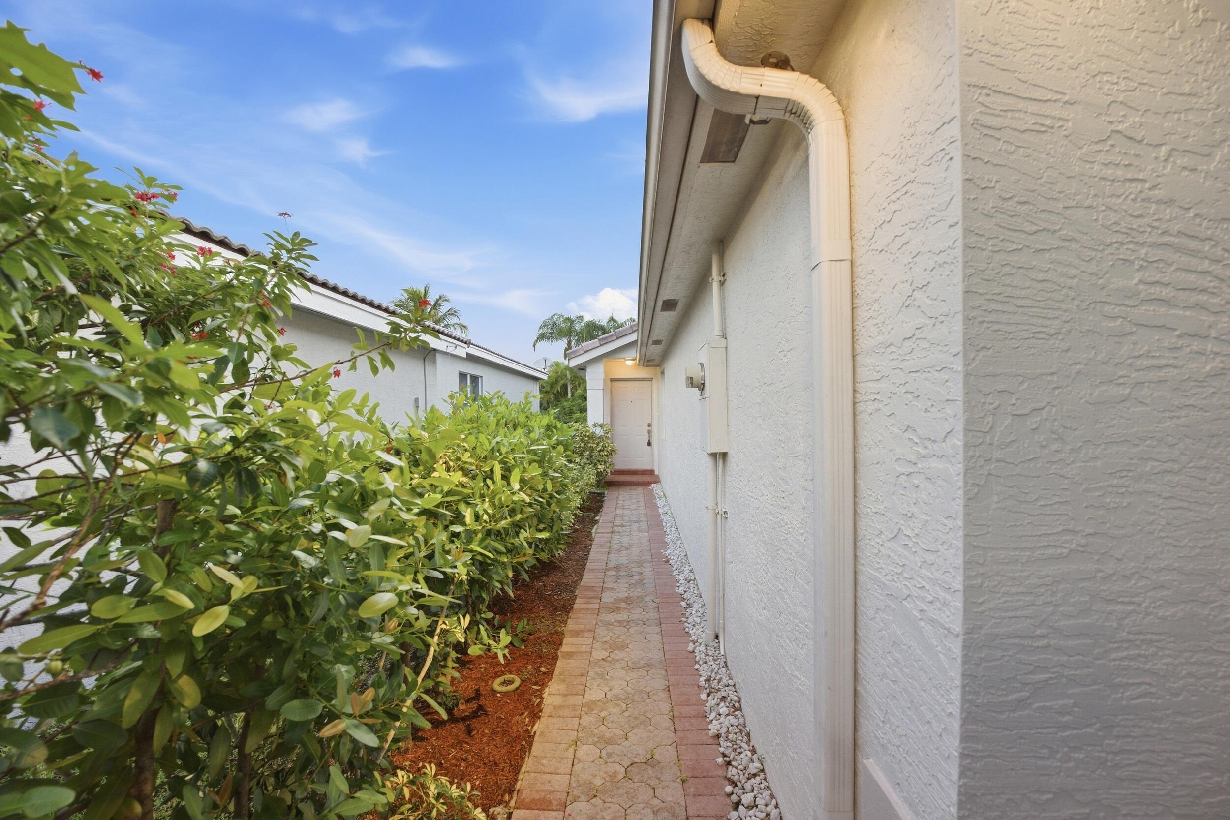 5231 NW 117TH Avenue, Coral Springs, FL, 33076/$505,000 4 5231 NW 117TH Avenue