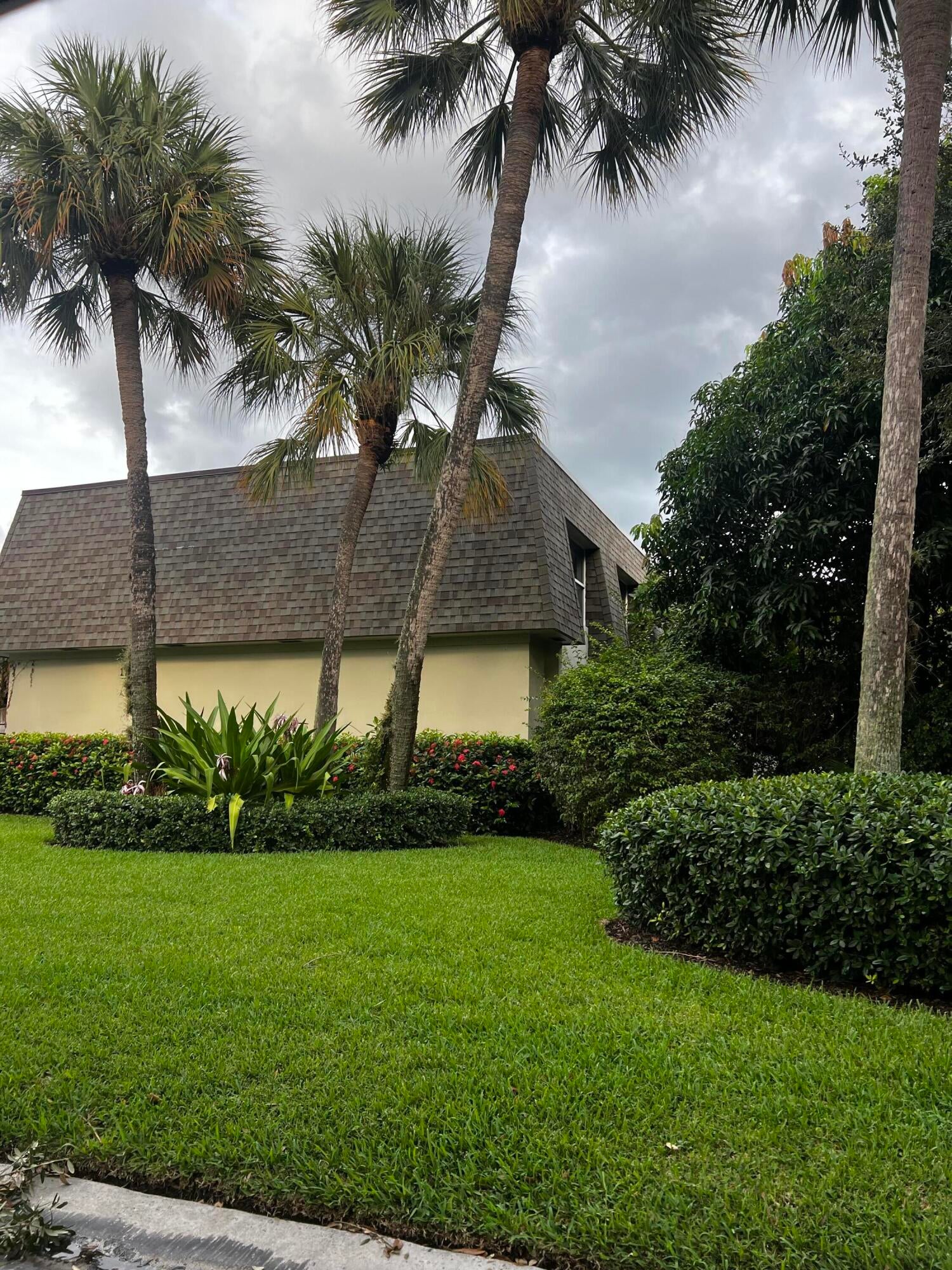 View photos, virtual tours, details... 11518 LANDING Place C3