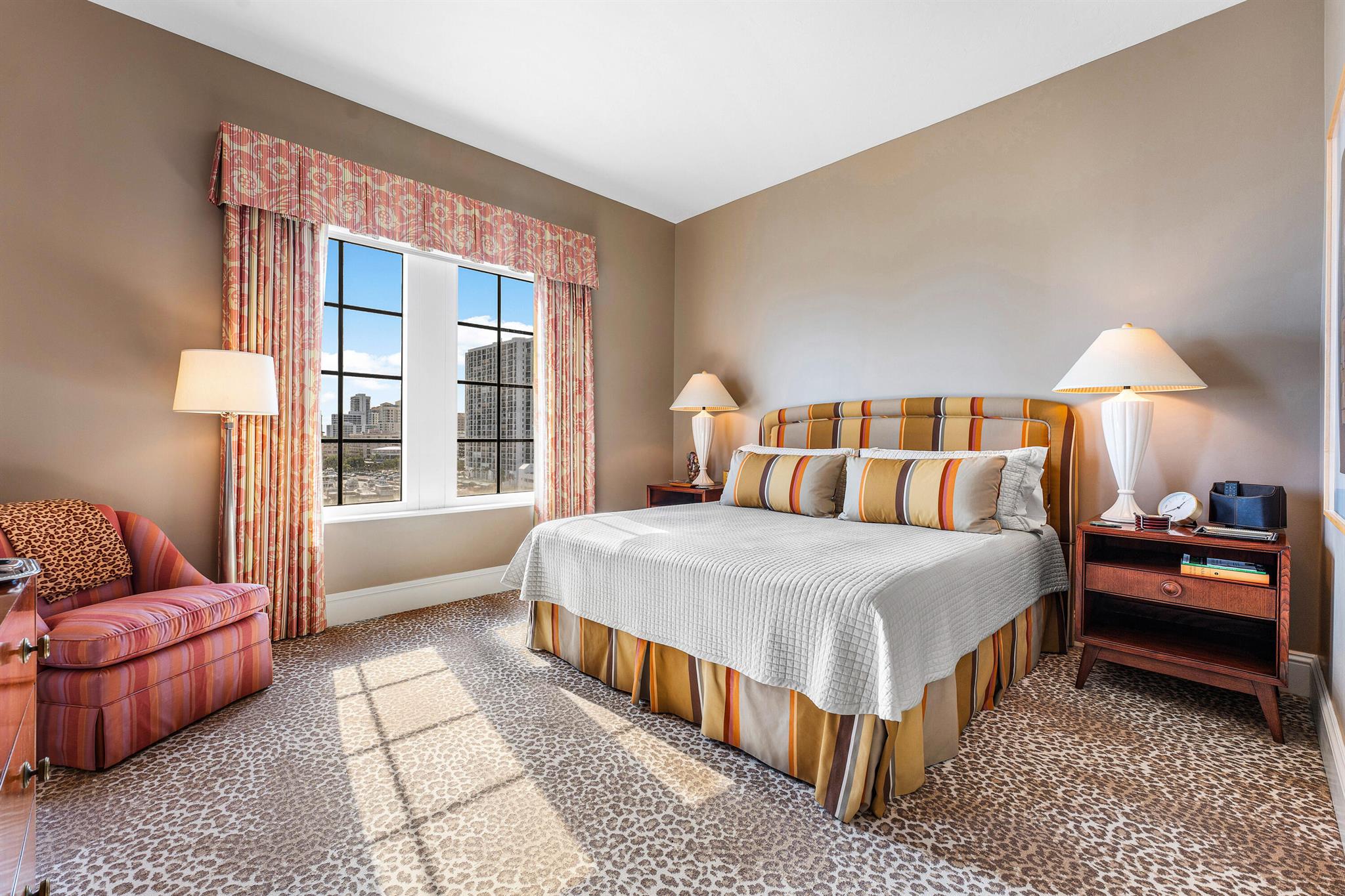 ONE WATERMARK PLACE OF TH - Residential