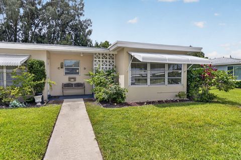 Tiny photo for 172 High Point Terrace W #D, Delray Beach, FL 33445 (MLS # B26029362)