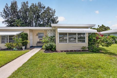Photo of 172 High Point Terrace W #D, Delray Beach, FL 33445 (MLS # B26029362)