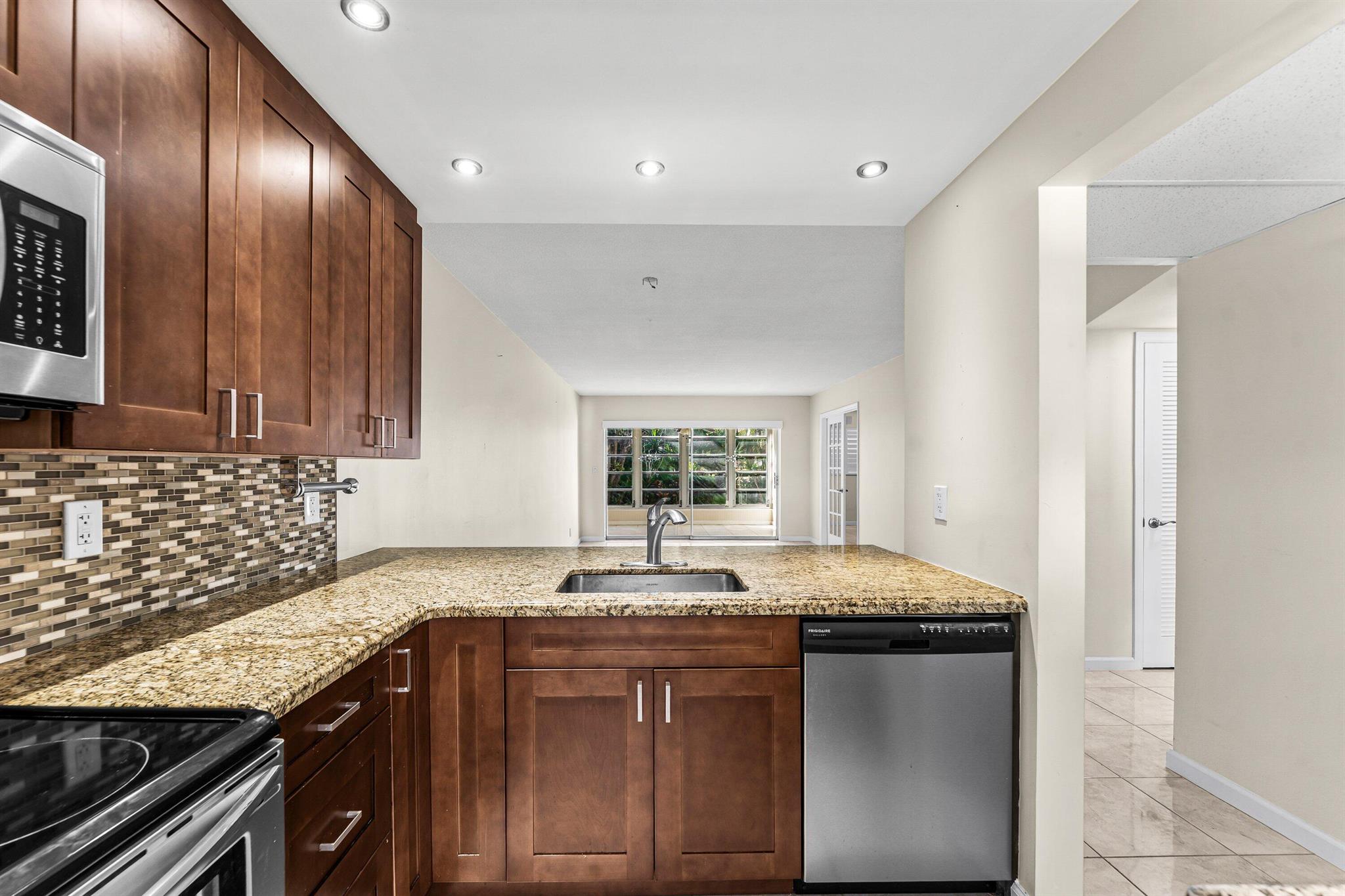 BOCA VERDE EAST - Residential