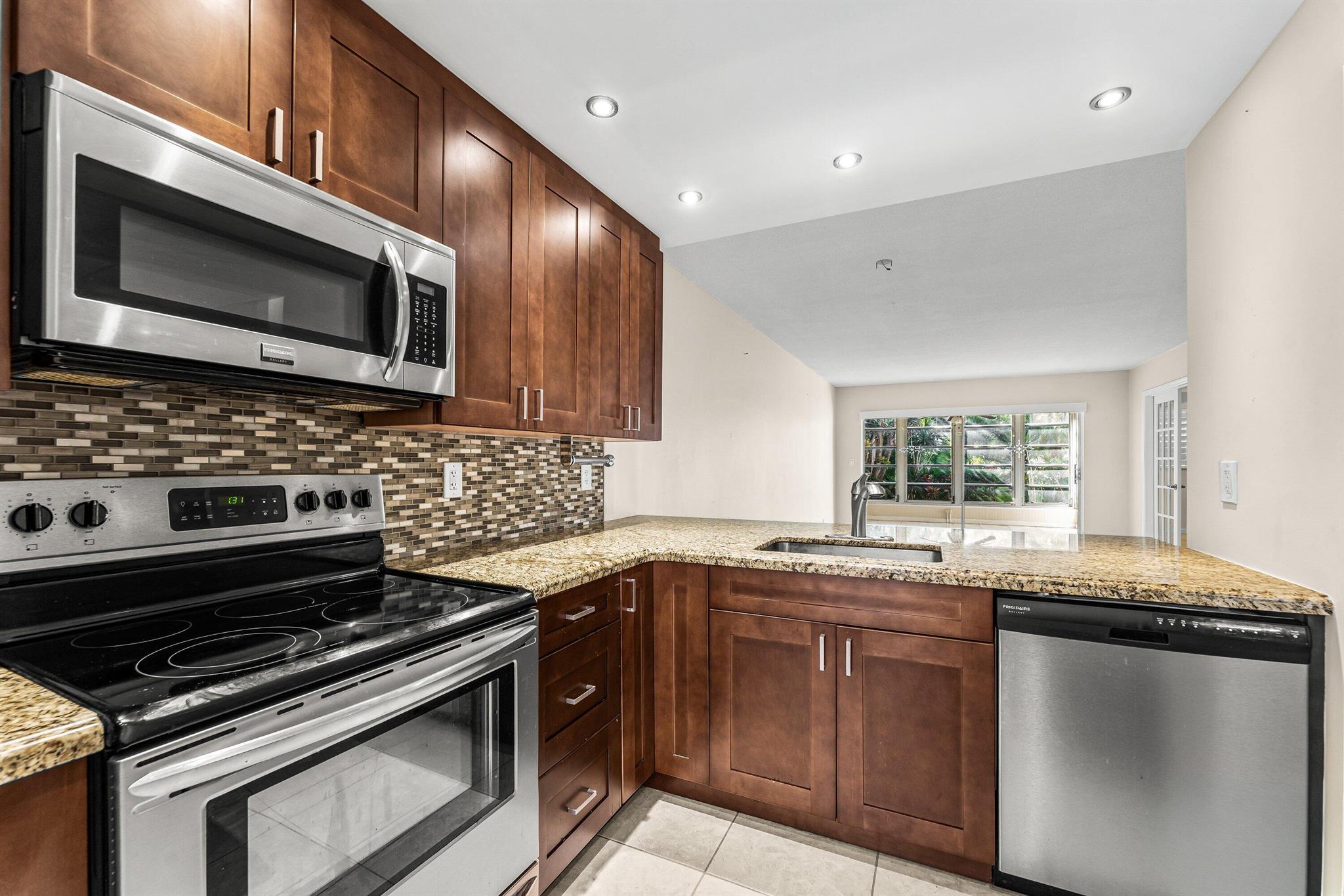 BOCA VERDE EAST - Residential