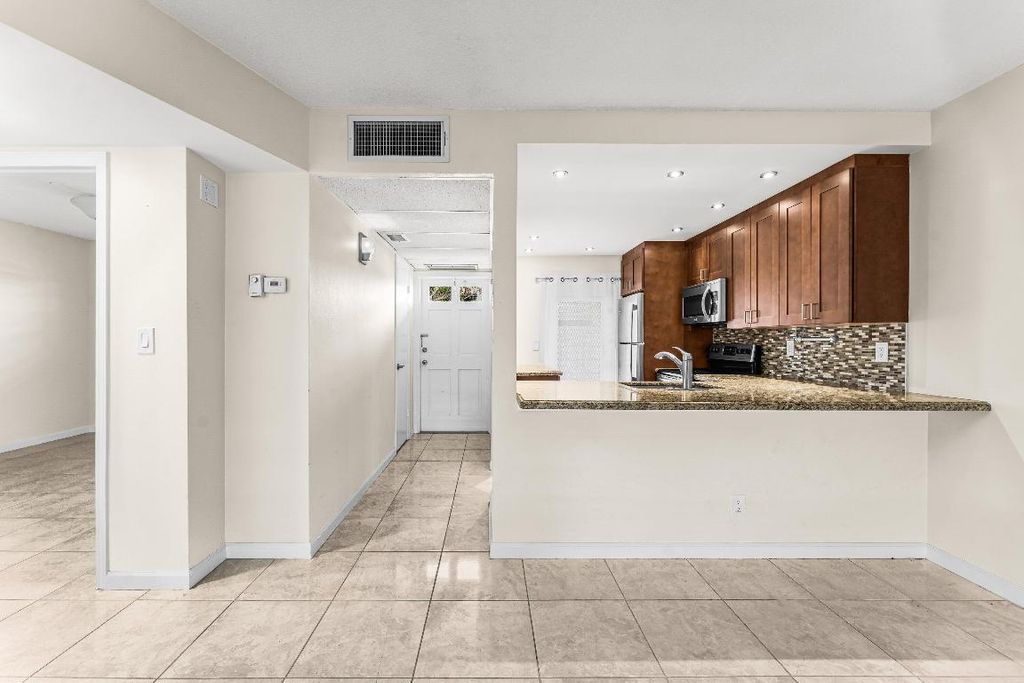 Photo of 400 NE 20th Street #D101, Boca Raton, FL 33431 (MLS # R11145870)