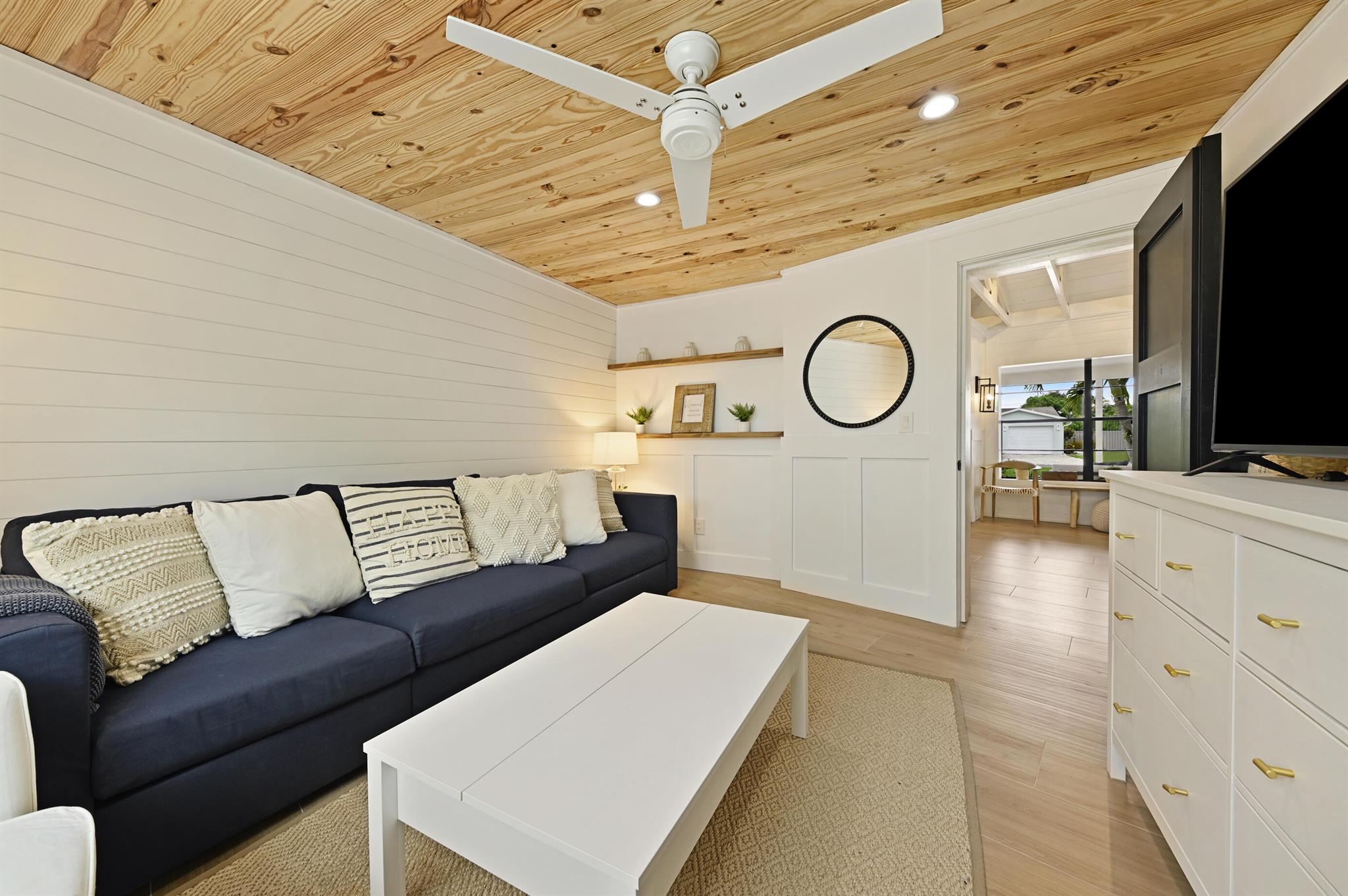 FOREST HILLS - Residential Lease