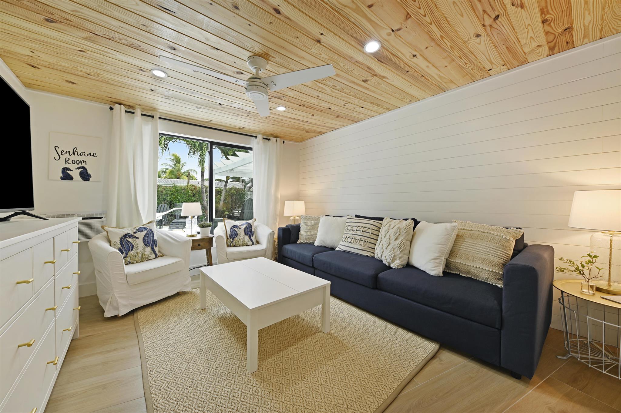 FOREST HILLS - Residential Lease