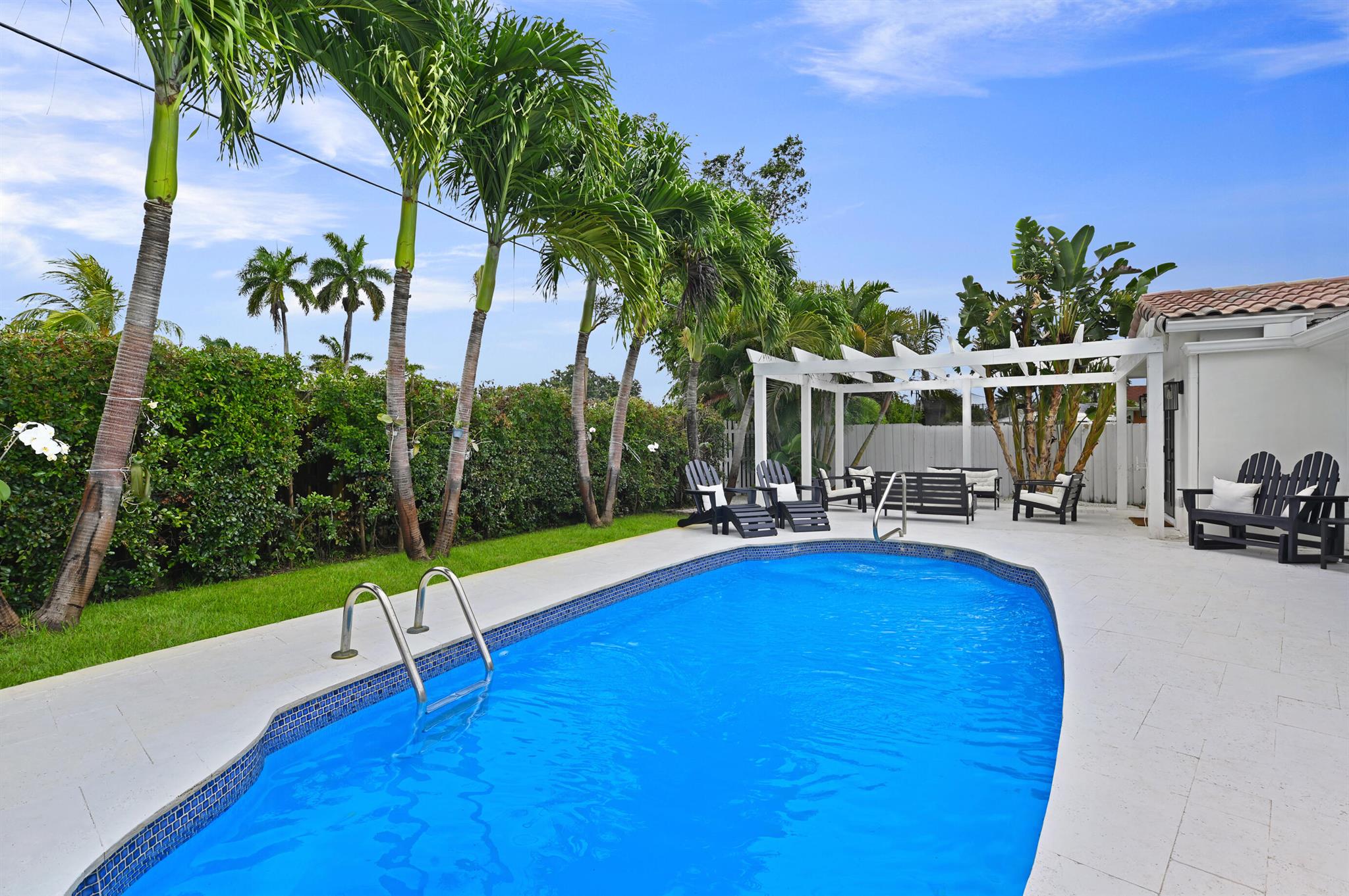 FOREST HILLS - Residential Lease