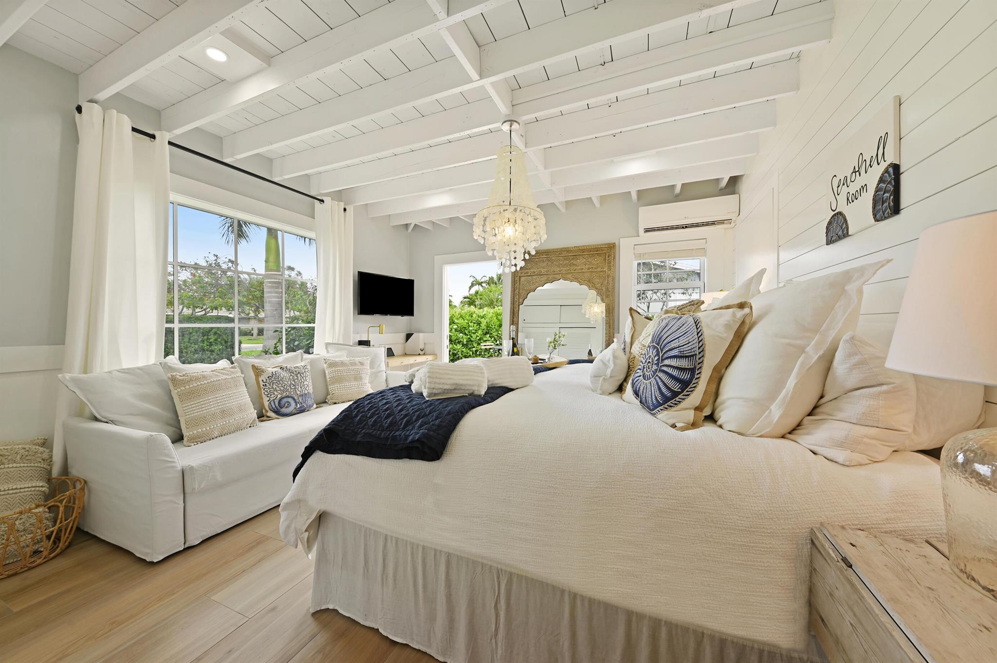 FOREST HILLS - Residential Lease